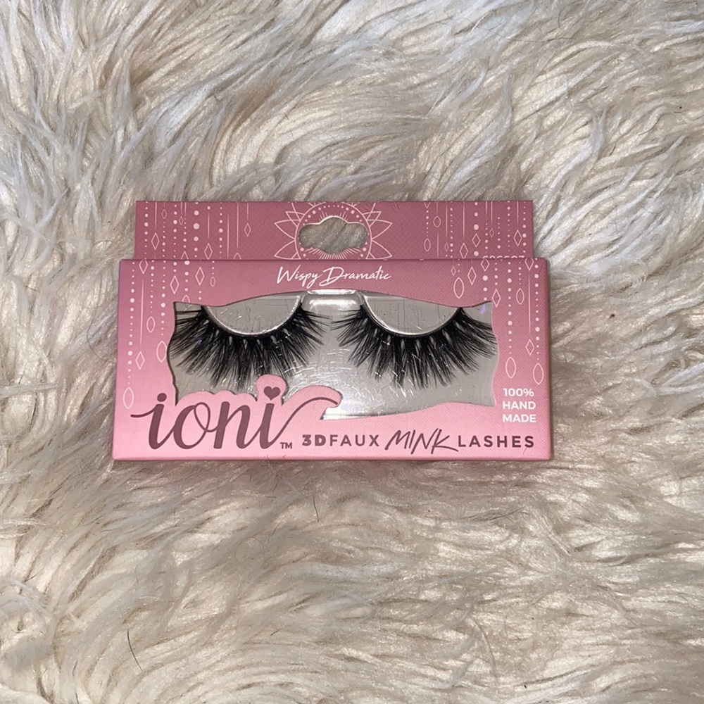 Ionic Cosmetic Lashes - wispy dramatic